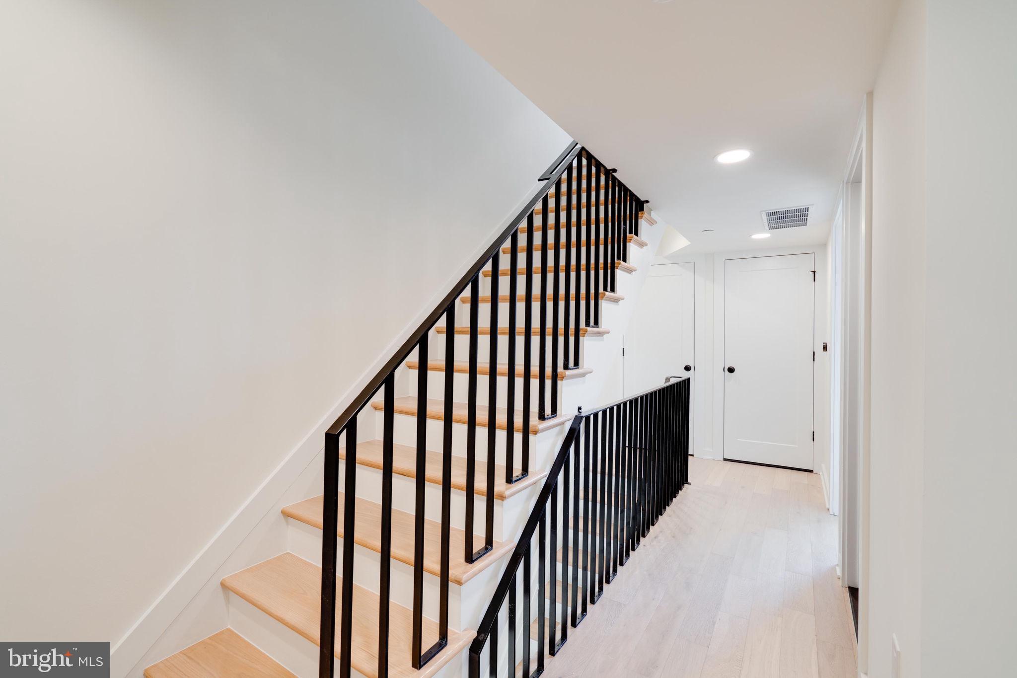 962 Wendle Ct