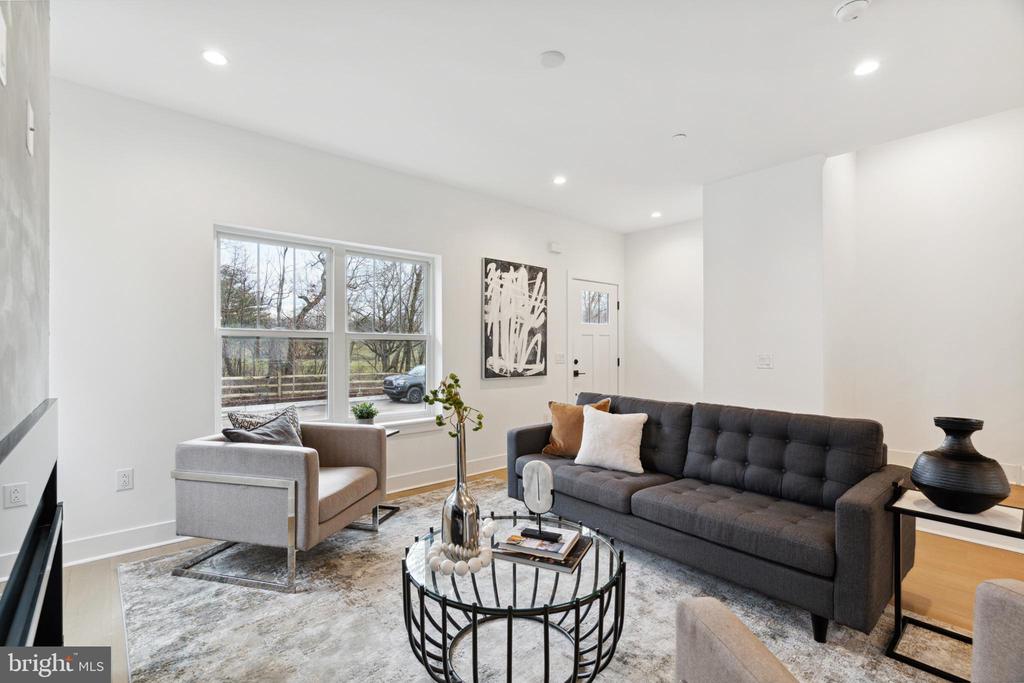 3610 Golfview Ln