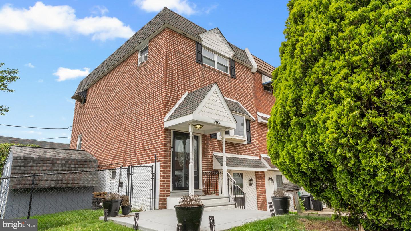 3318 Fairdale Rd