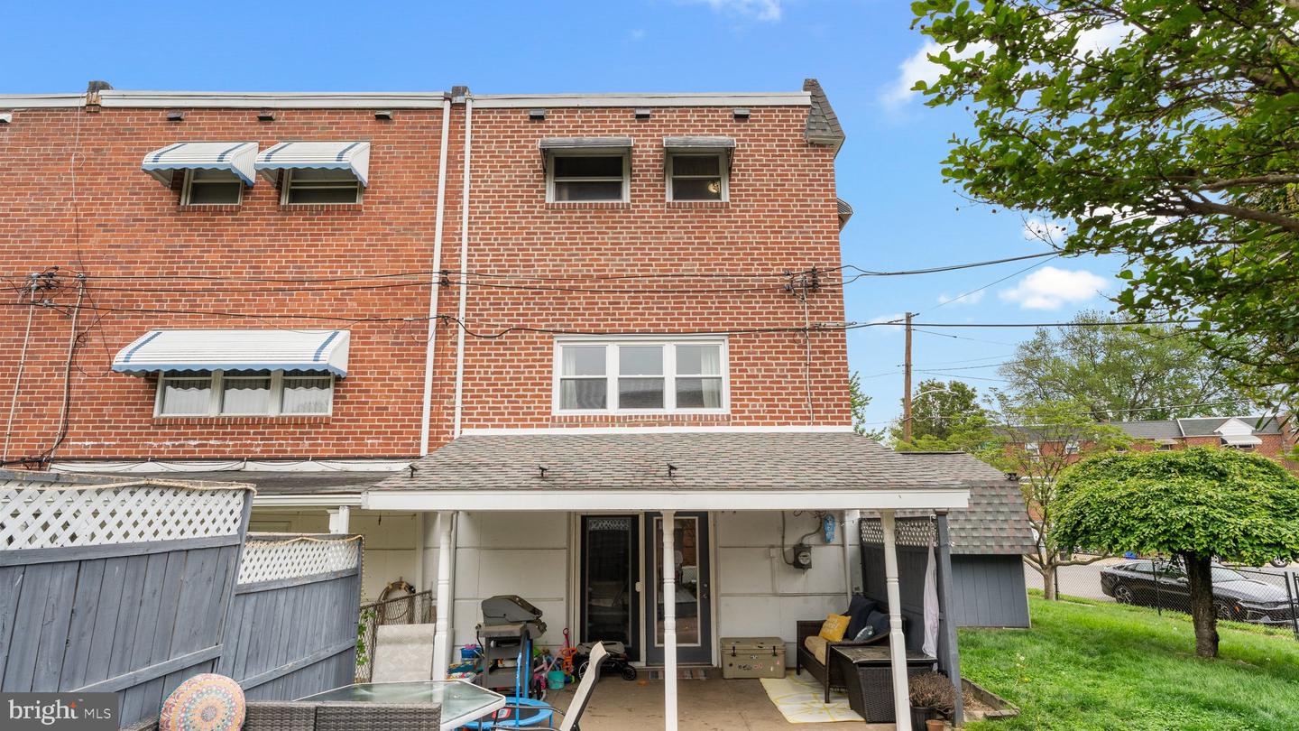 3318 Fairdale Rd