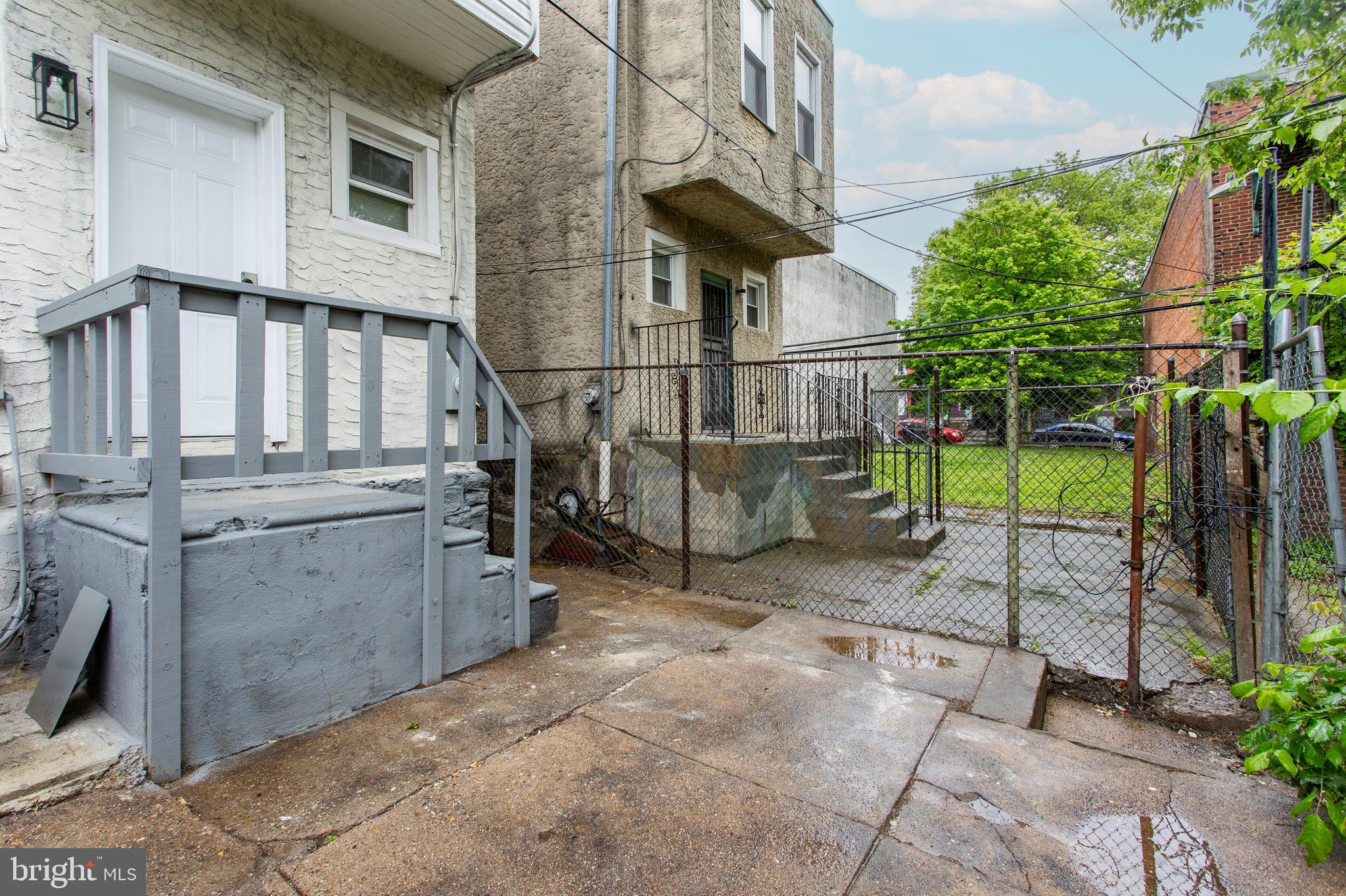 5812 Trinity St