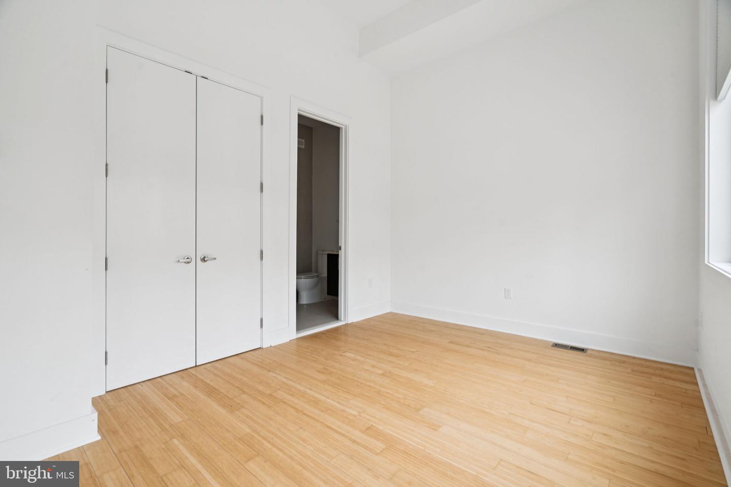 315 Dupont St