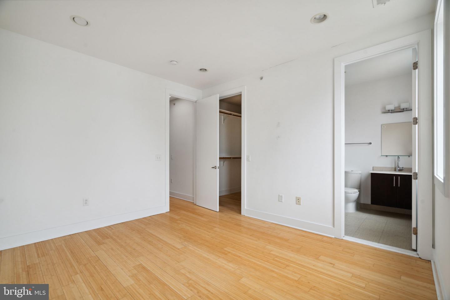 315 Dupont St