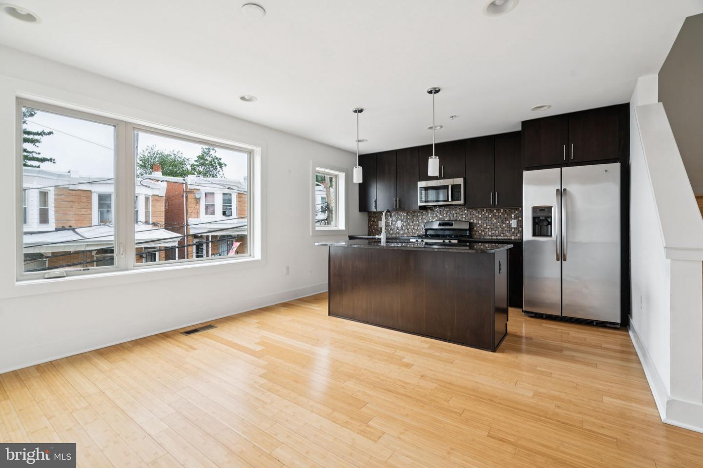 315 Dupont St