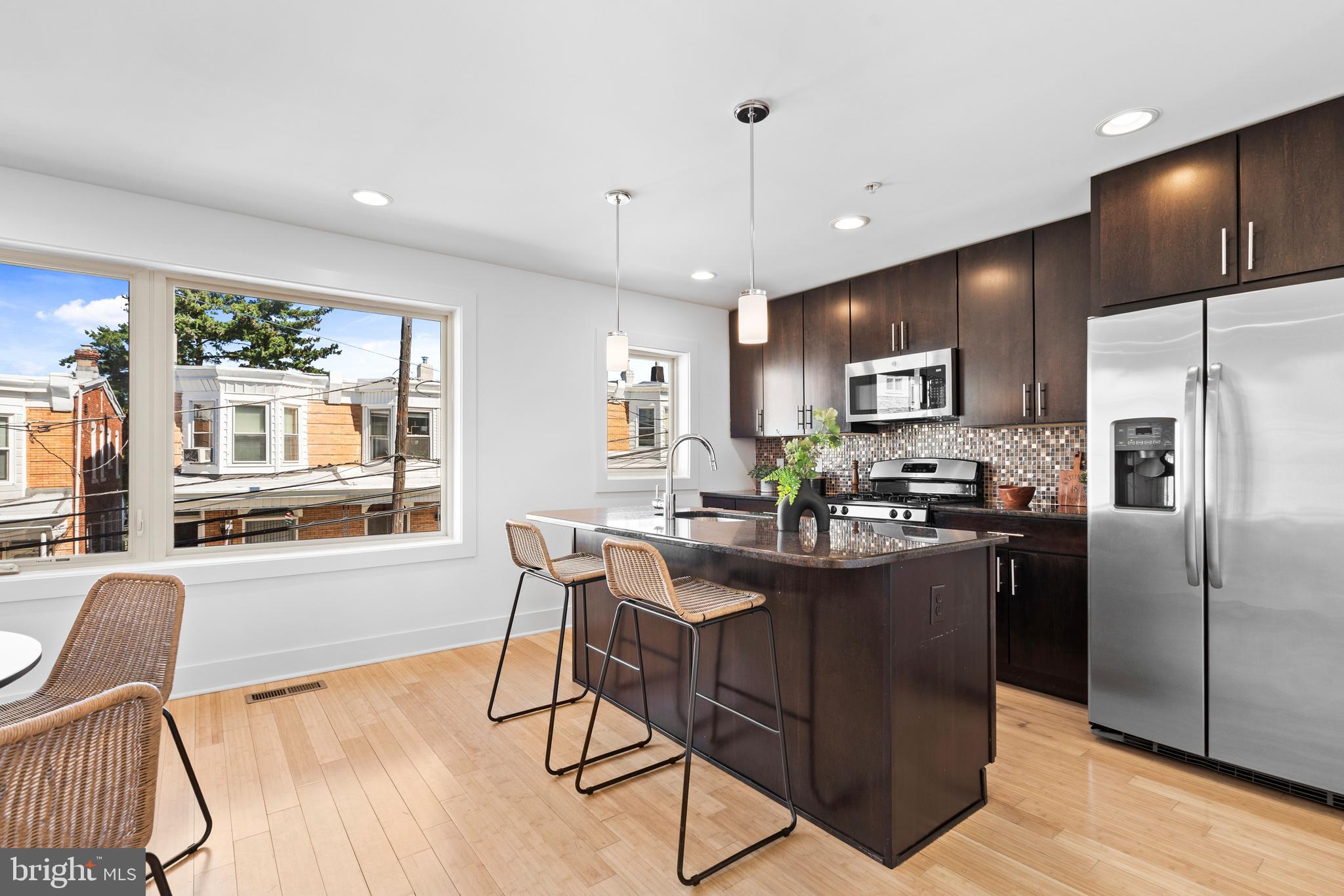 315 Dupont St
