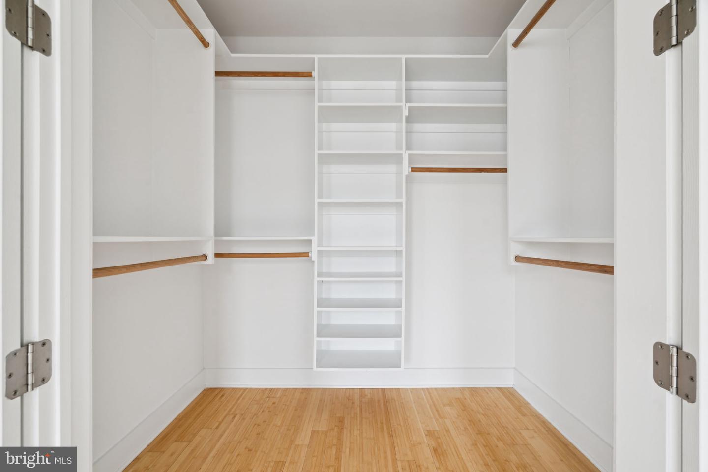 315 Dupont St