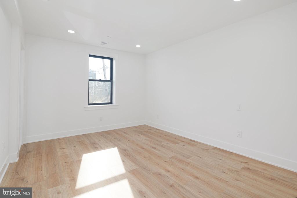 109 BROWN ST