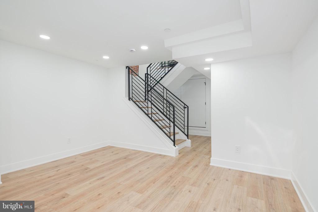 109 BROWN ST