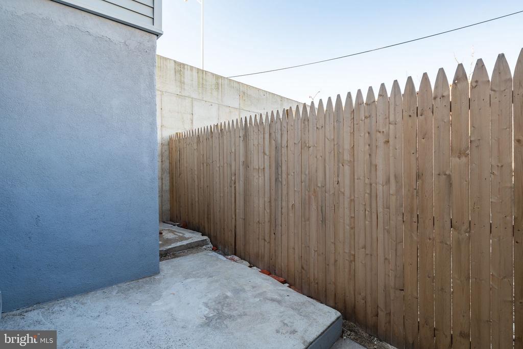 109 BROWN ST
