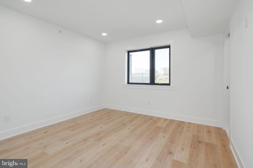 109 BROWN ST