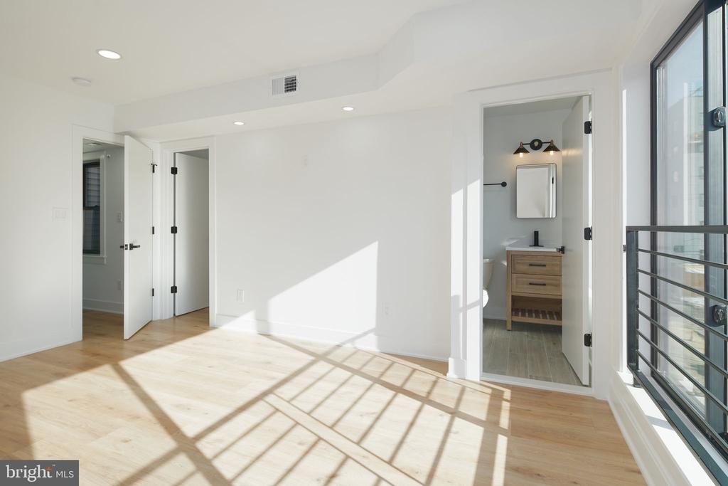 109 BROWN ST