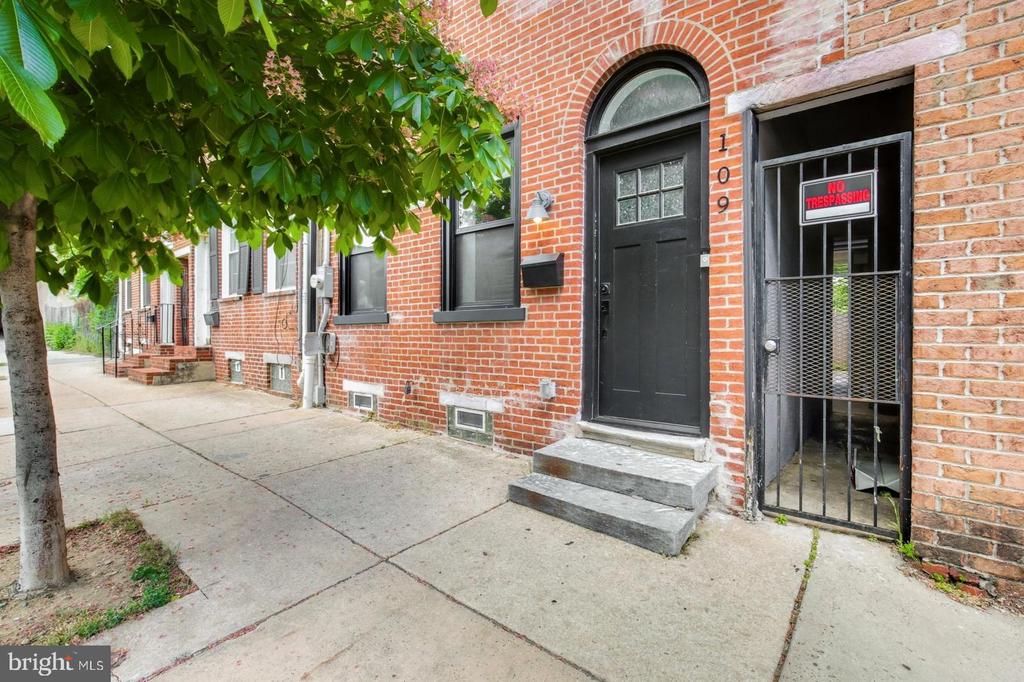 109 BROWN ST