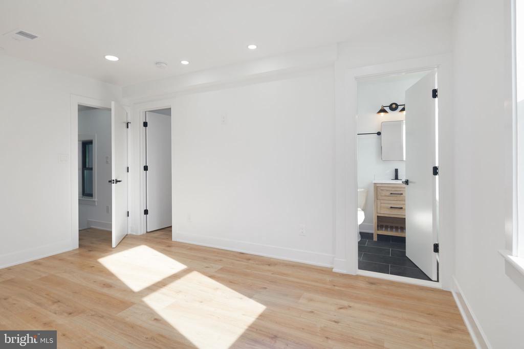 109 BROWN ST