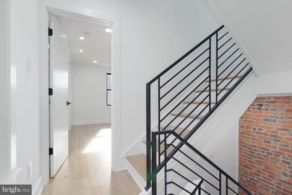 109 BROWN ST