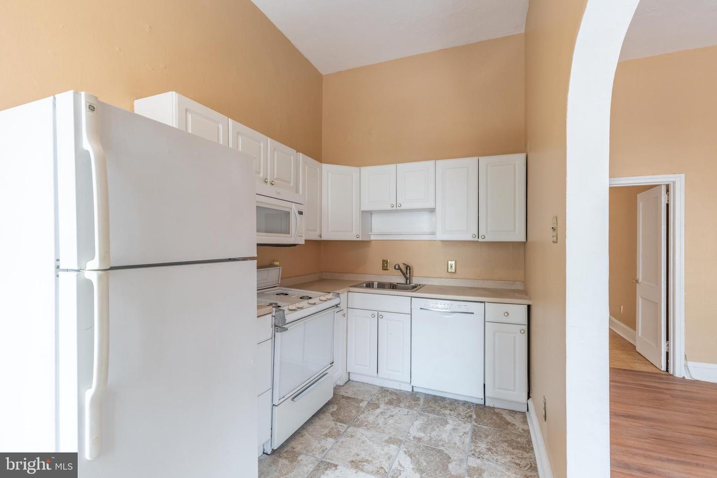 2032 CHESTNUT ST #2F