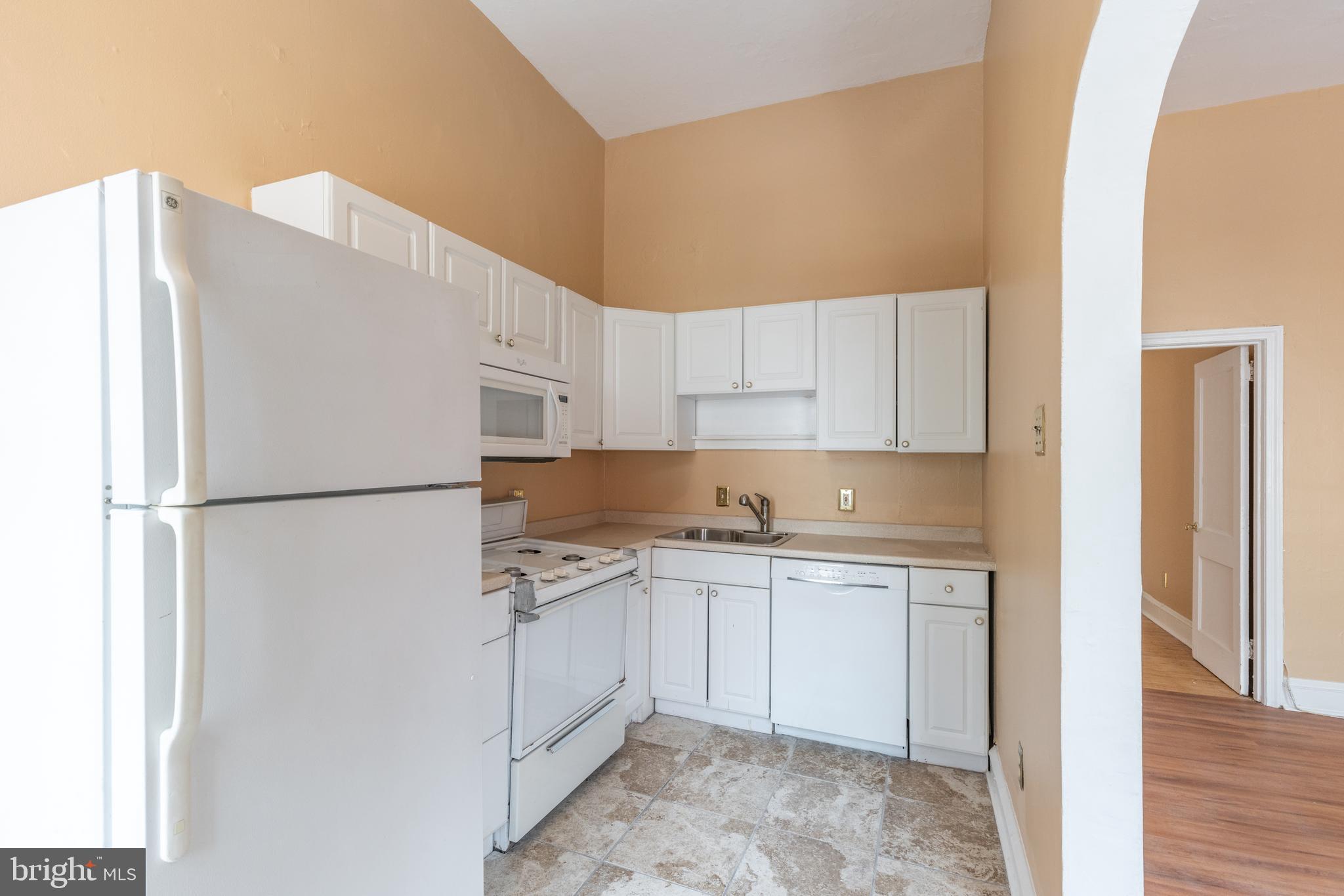 2032 CHESTNUT ST #2F