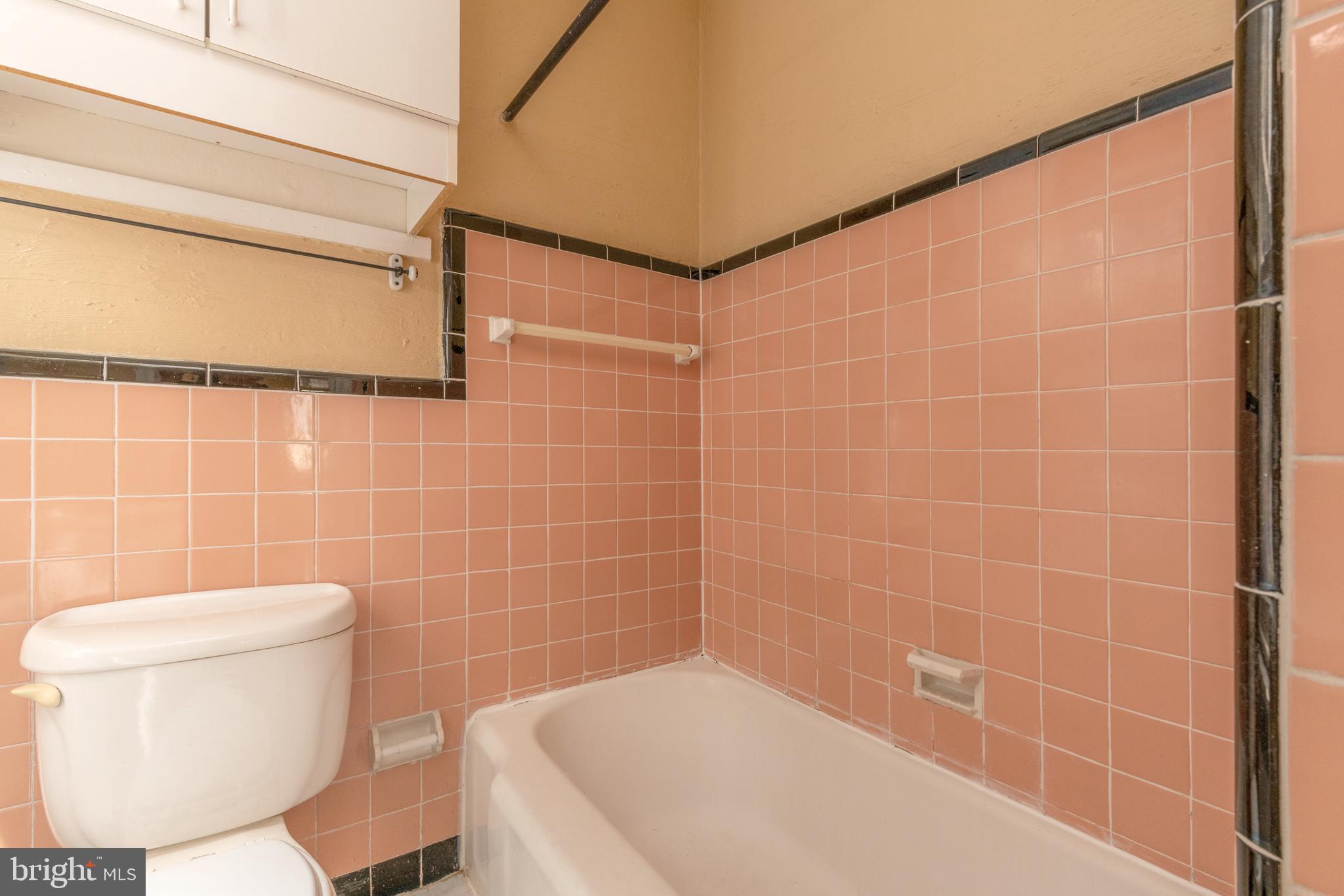 2032 CHESTNUT ST #2F