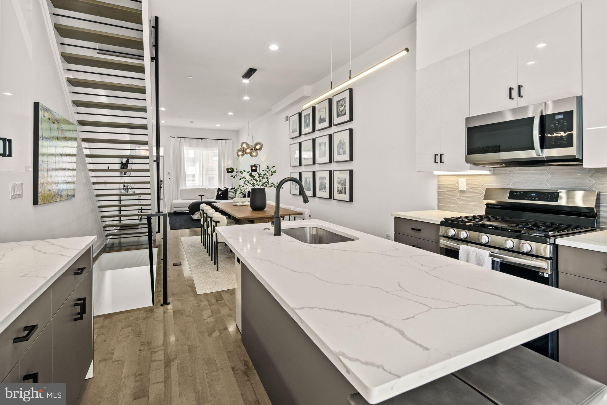 2557 TULIP STREET