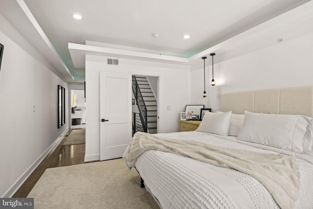 2557 TULIP STREET