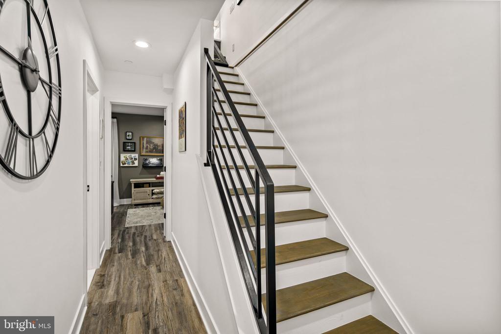 2557 TULIP STREET