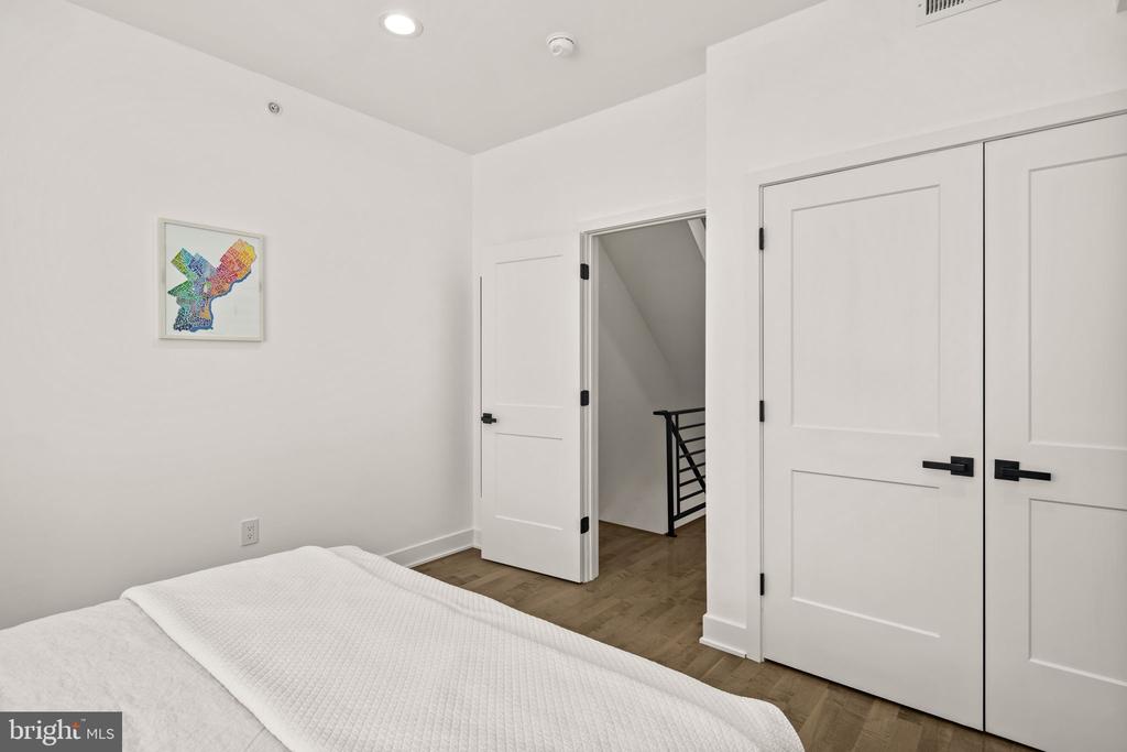 2557 TULIP STREET