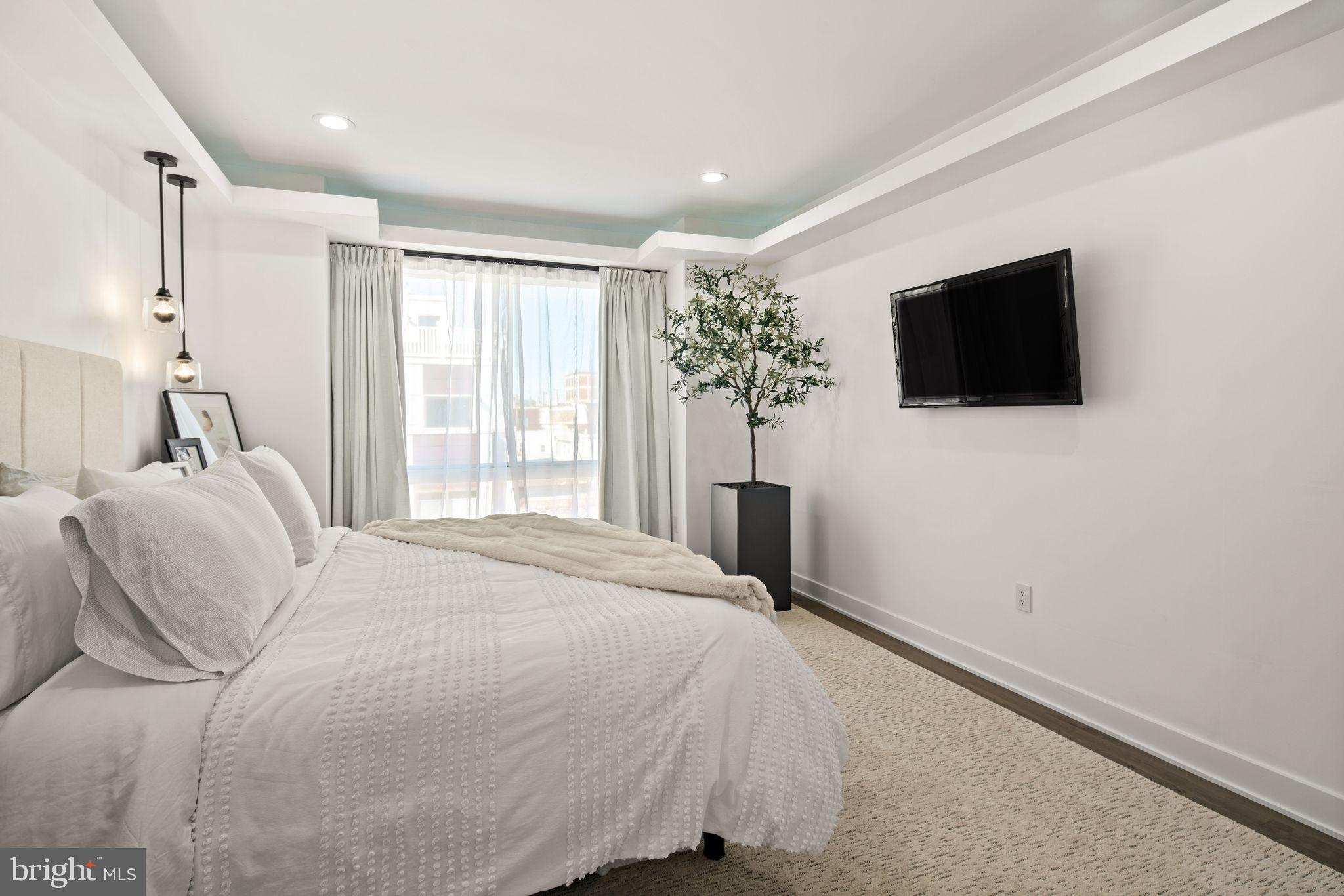 2557 TULIP STREET