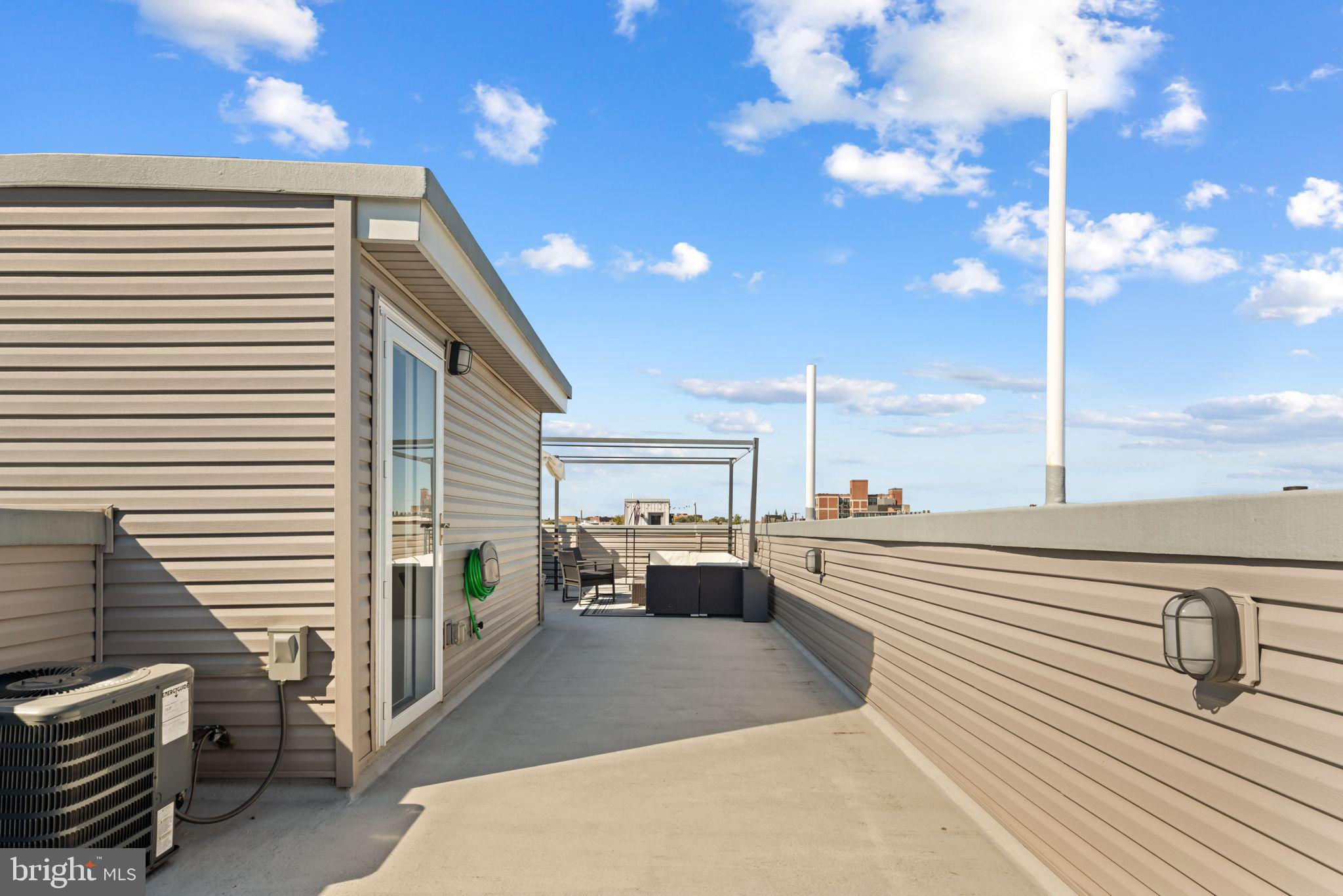 2557 TULIP STREET