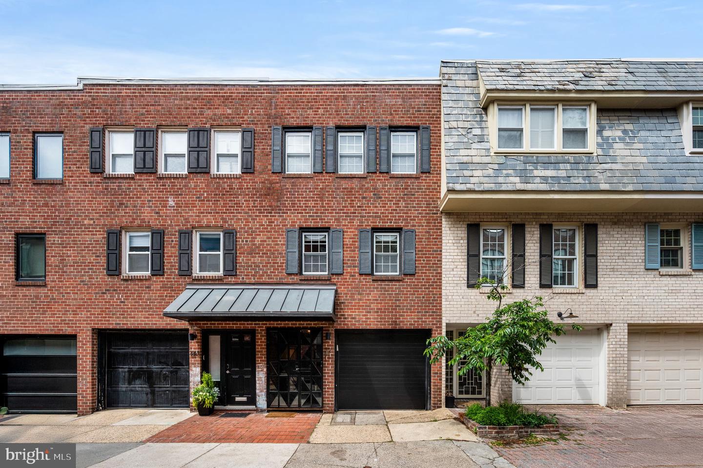 2211 Panama St