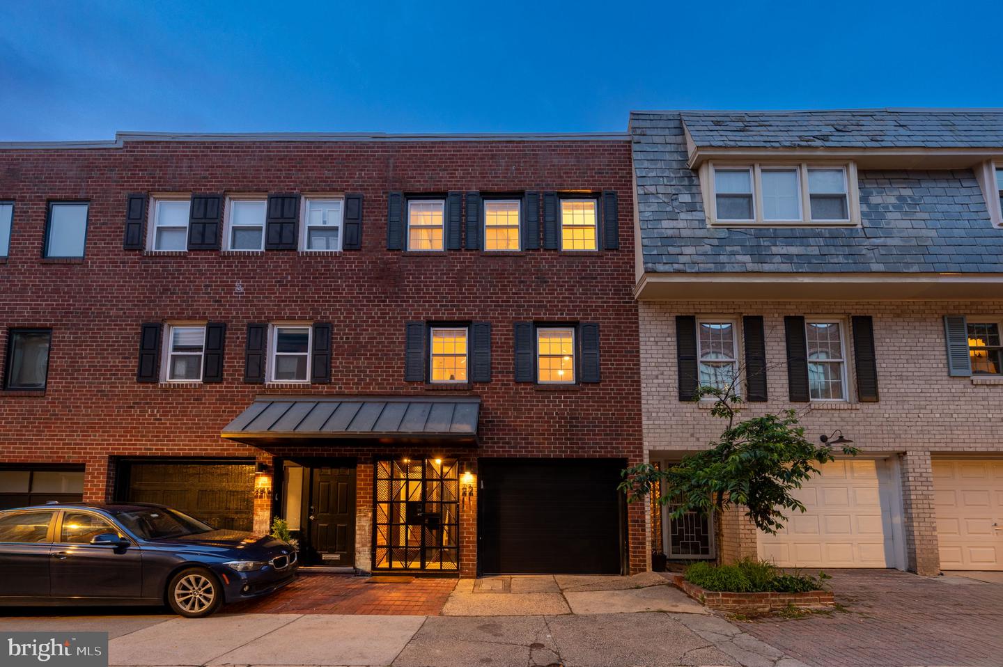 2211 Panama St