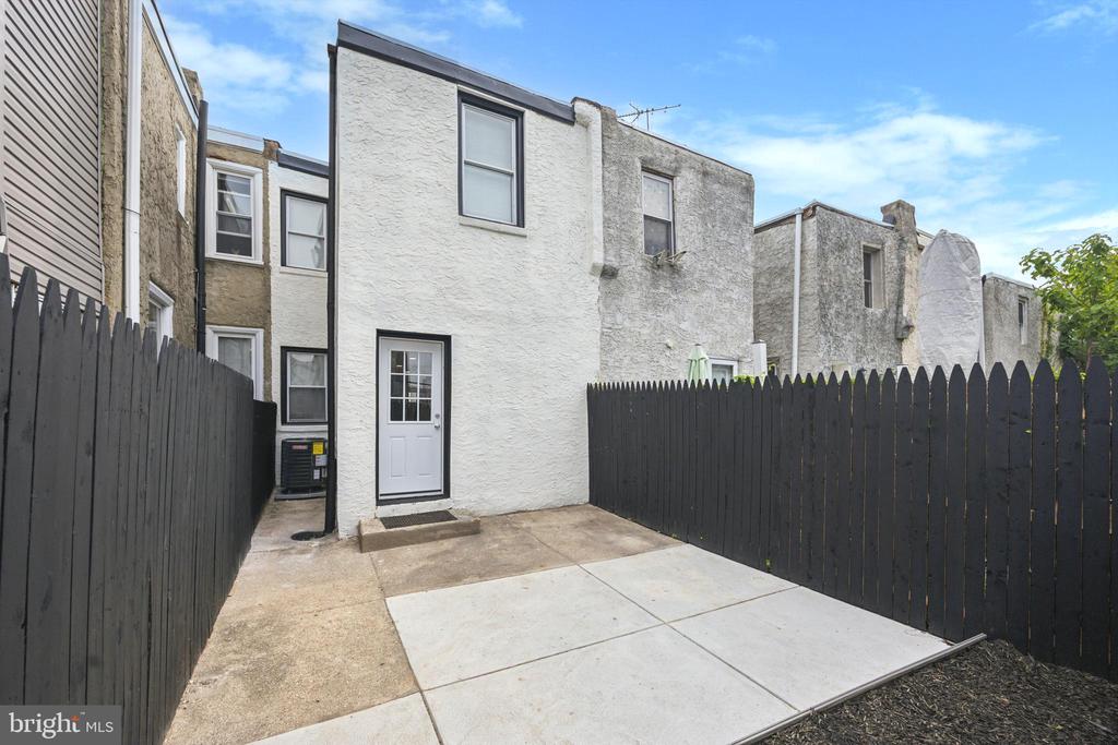 2442 W SEYBERT STREET