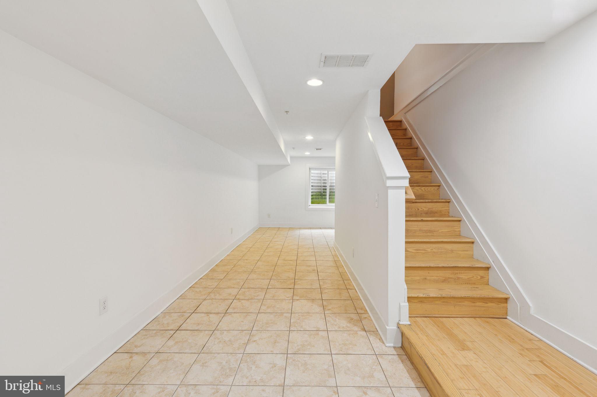 2205 Martha St