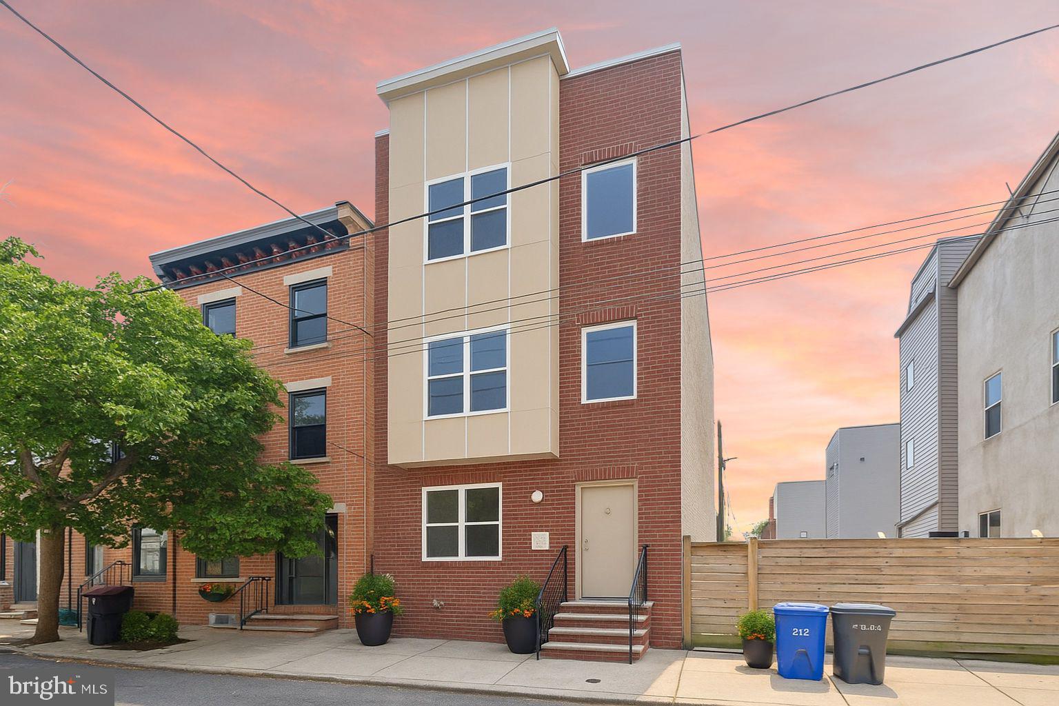 2205 Martha St