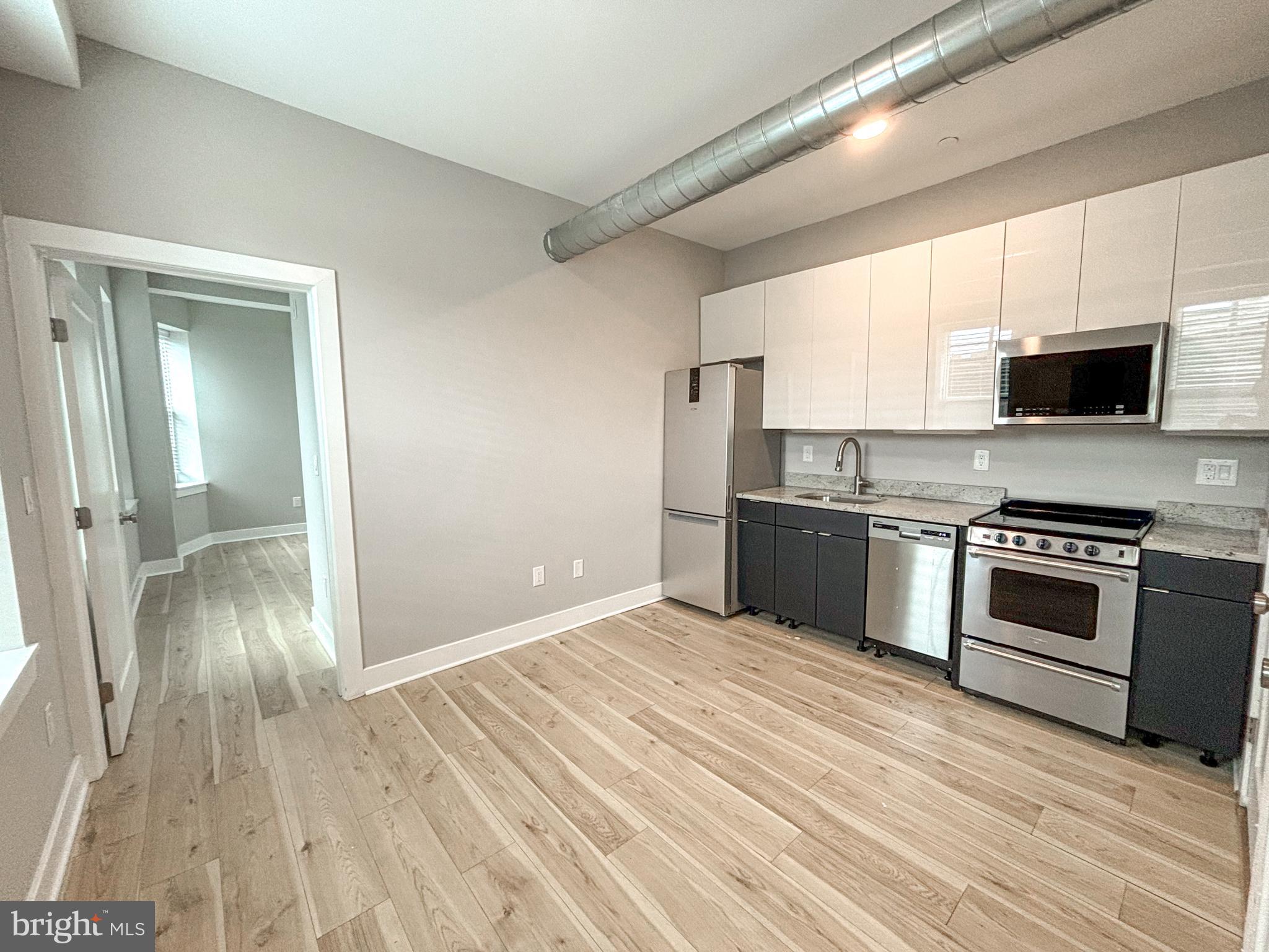 100 W SUSQUEHANNA AVE