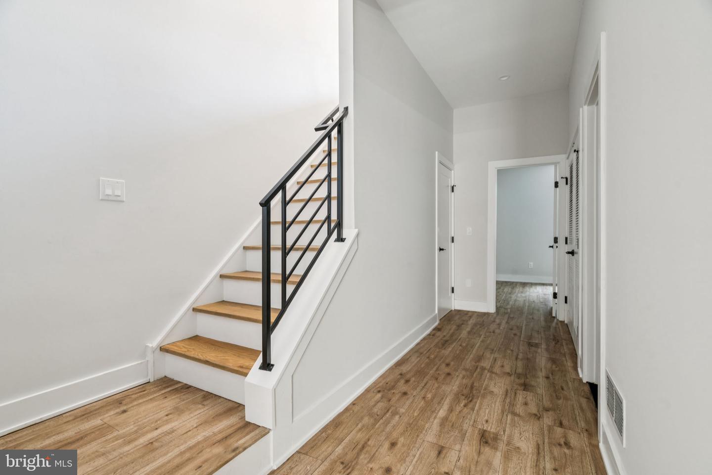 1437 PARRISH ST #1