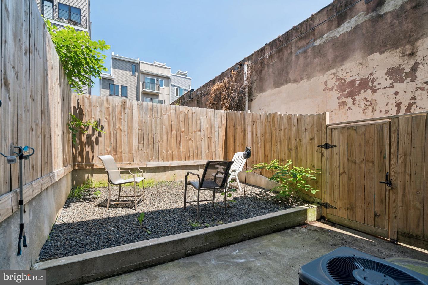 1437 PARRISH ST #1