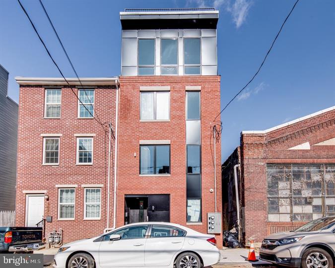 1437 PARRISH ST #2