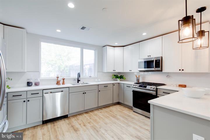 1437 PARRISH ST #2