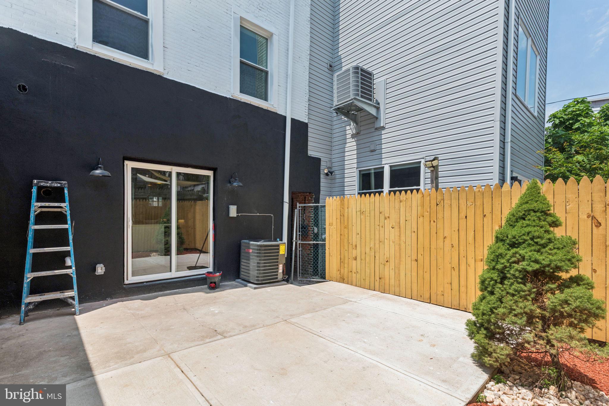 2165 E GORDON STREET