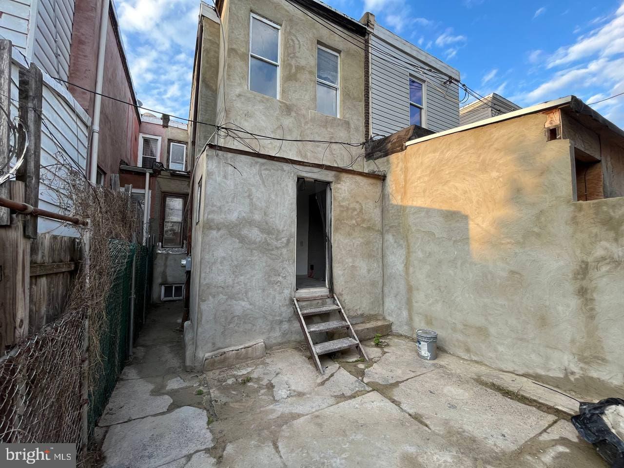 706 W Butler St