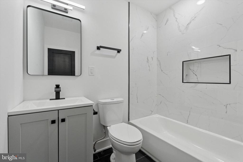 904 W ARIZONA STREET Unit: B