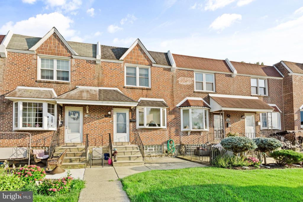 3264 Fordham Rd