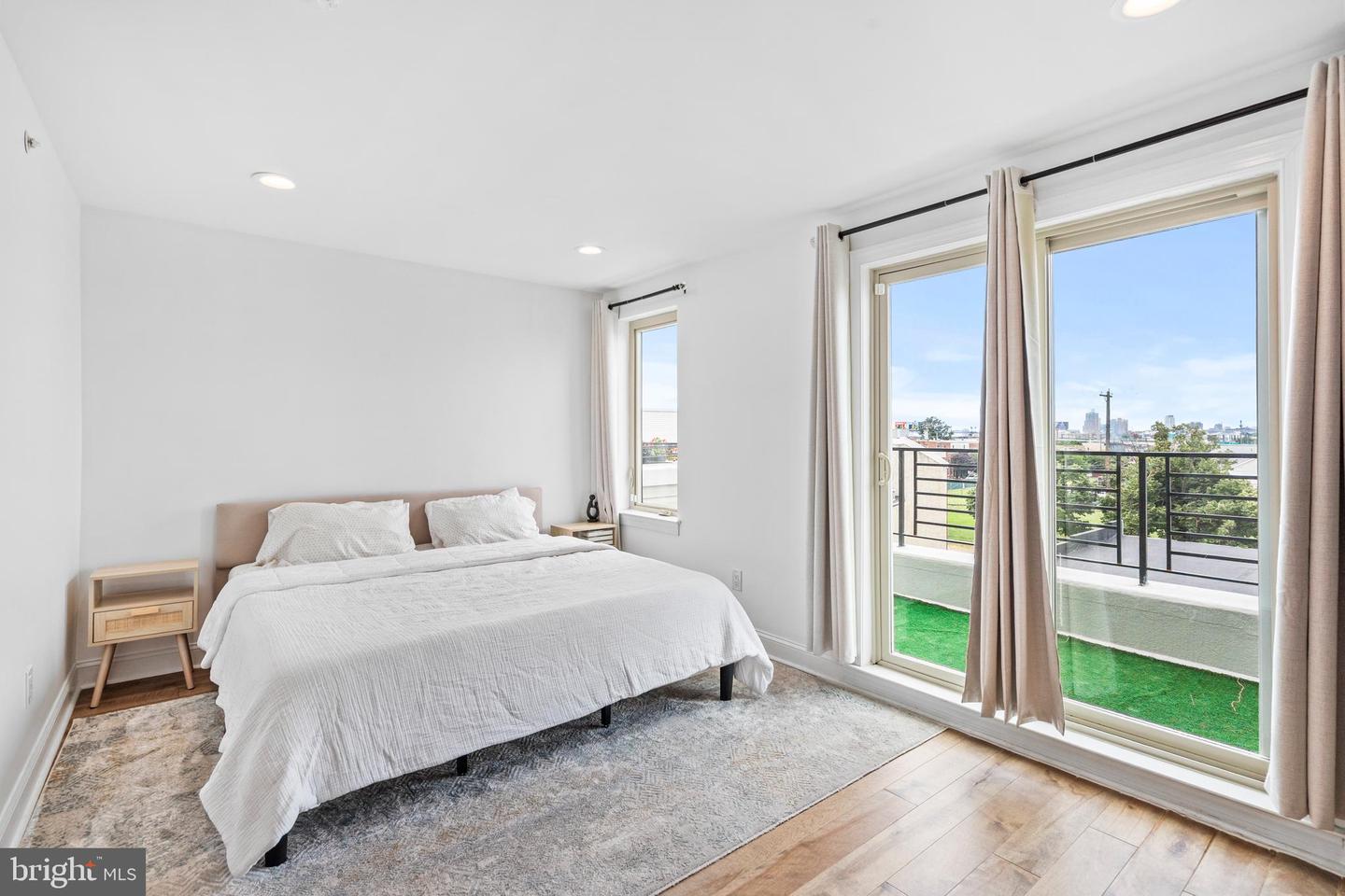 2615 E Harold St #5