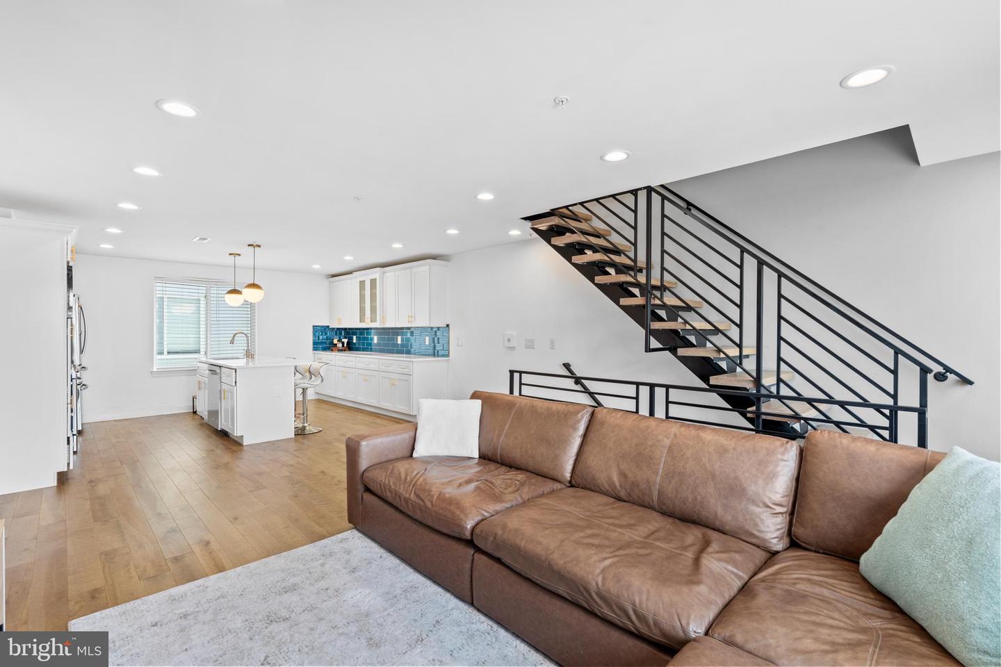 2615 E Harold St #5