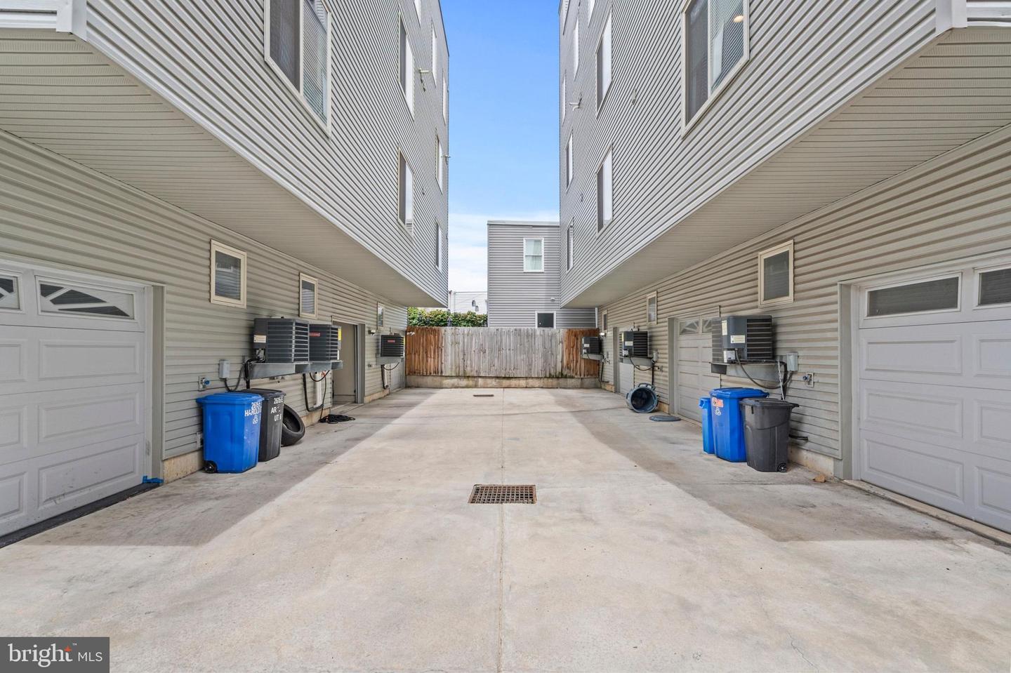 2615 E Harold St #5
