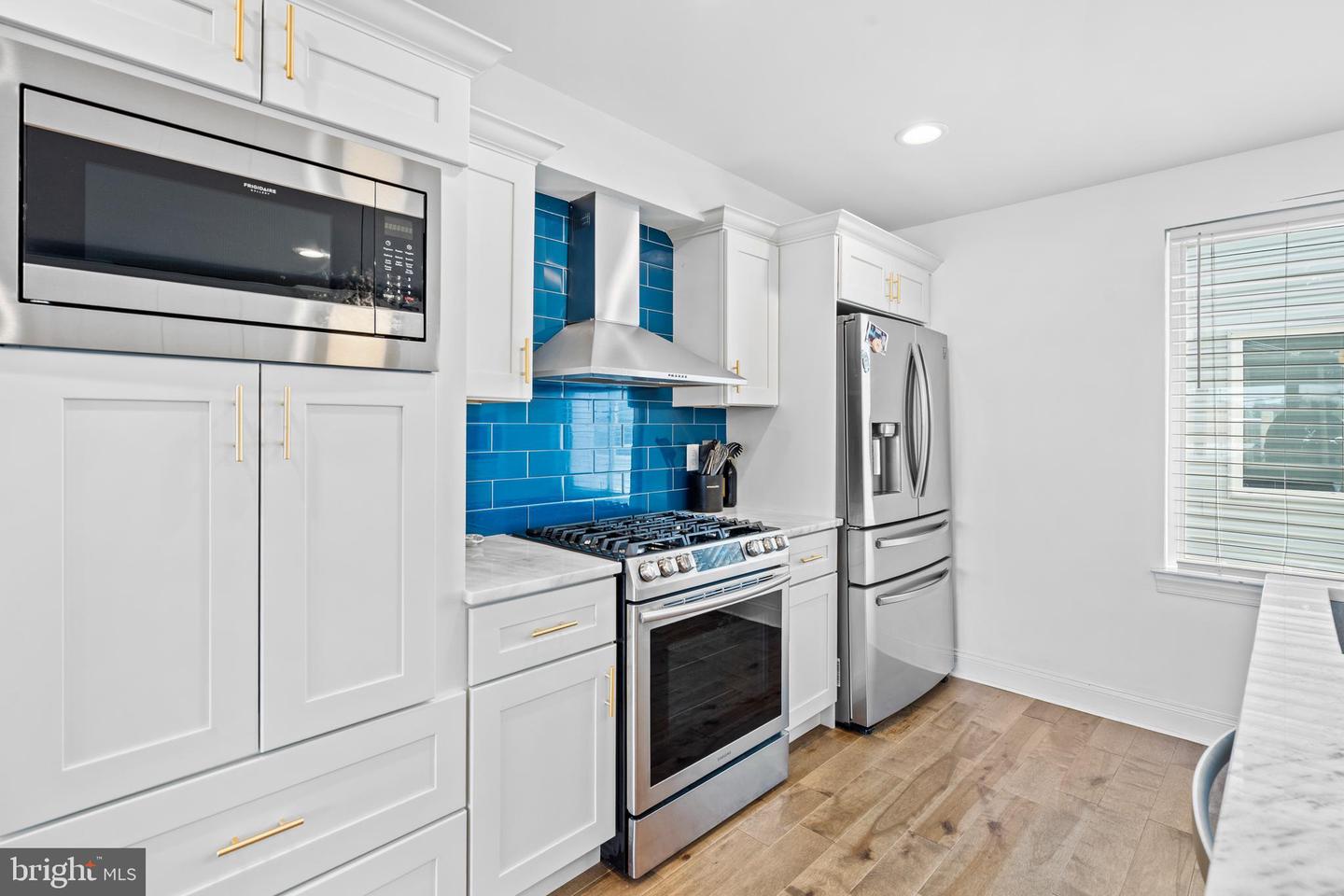 2615 E Harold St #5