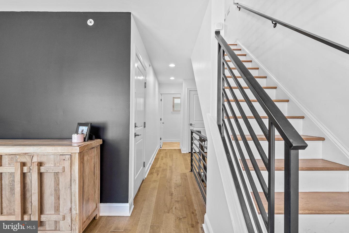 2615 E Harold St #5