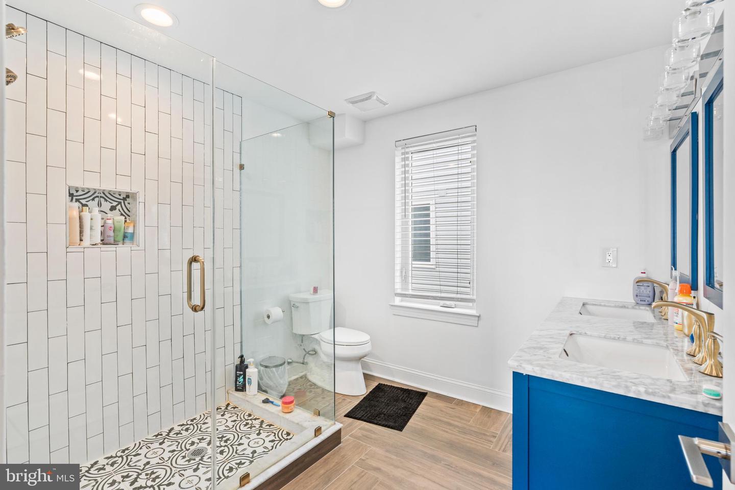 2615 E Harold St #5