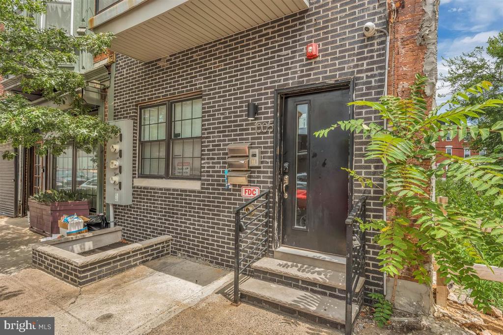 1005 N MARSHALL STREET