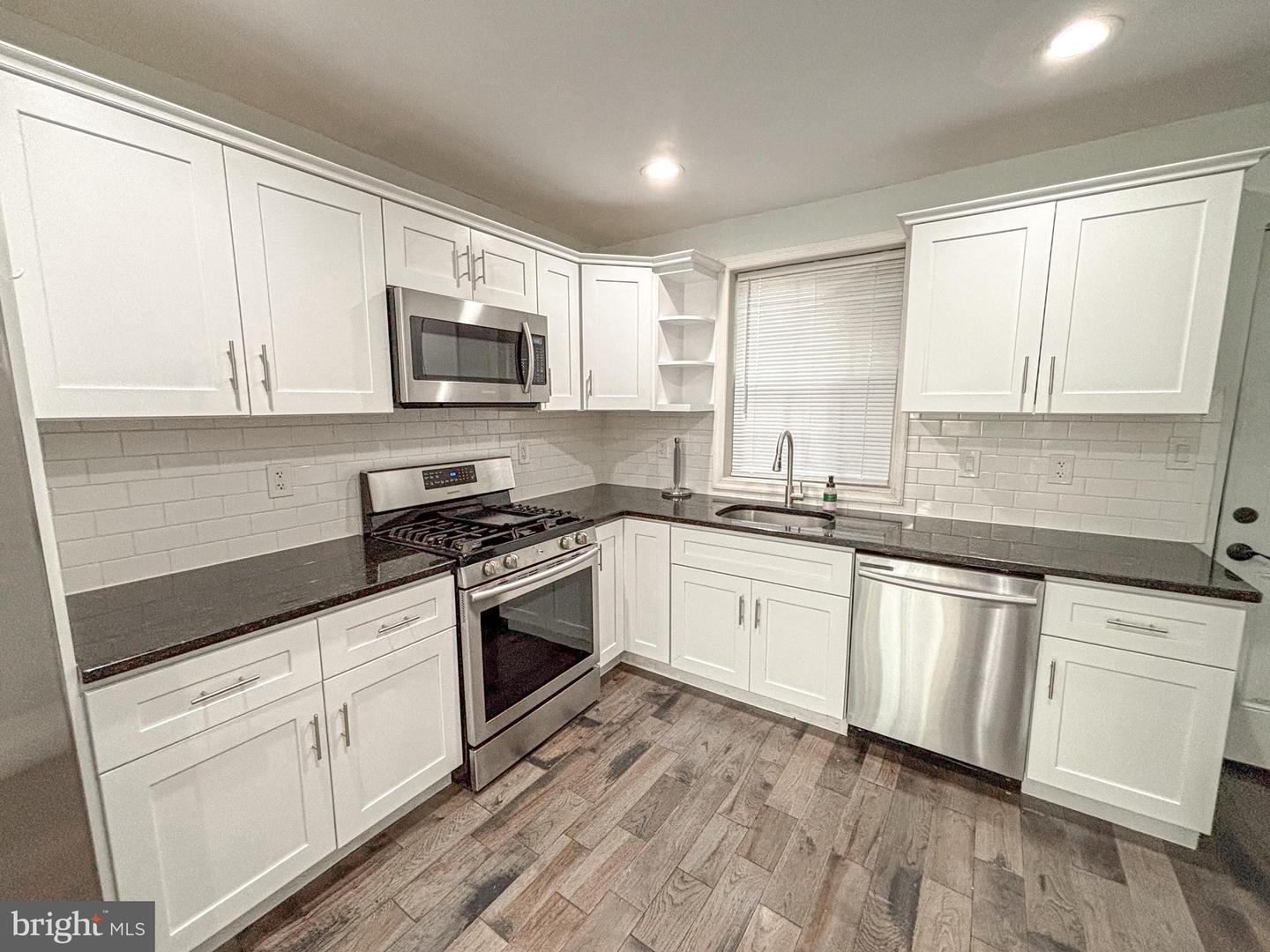 1135 S MOLE ST