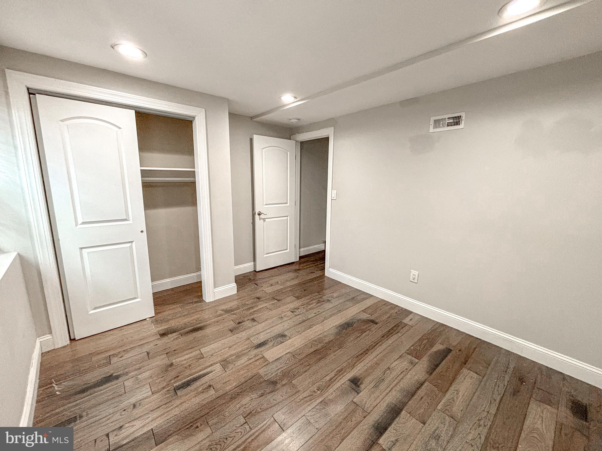 1135 S MOLE ST